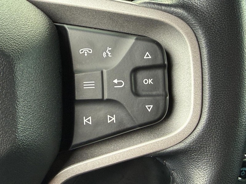 Ford Bronco Vehicle Full-screen Gallery Image 21