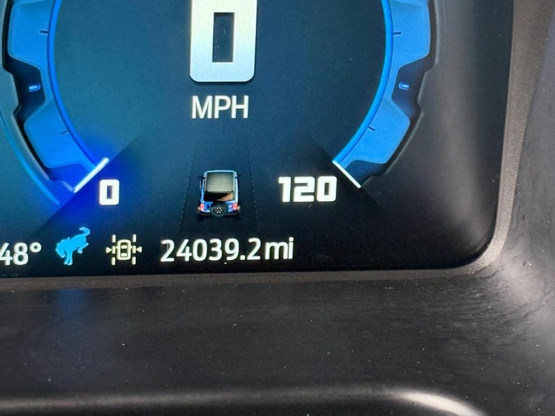 Ford Bronco Vehicle Full-screen Gallery Image 23