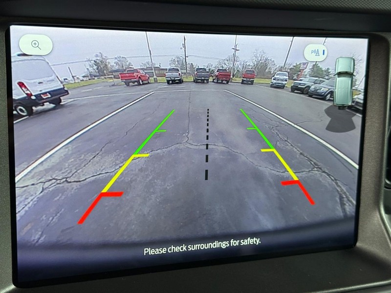 Ford Bronco Vehicle Full-screen Gallery Image 24