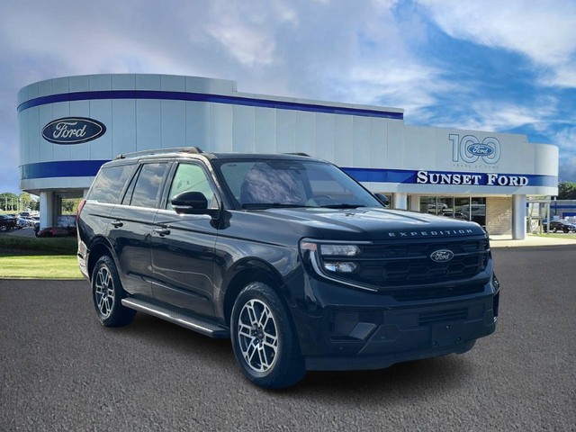 St. Louis MO 2025 Ford Expedition more details - ford expedition