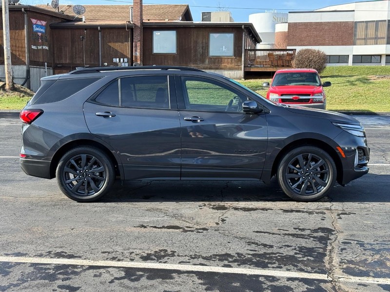 Chevrolet Equinox Vehicle Full-screen Gallery Image 02