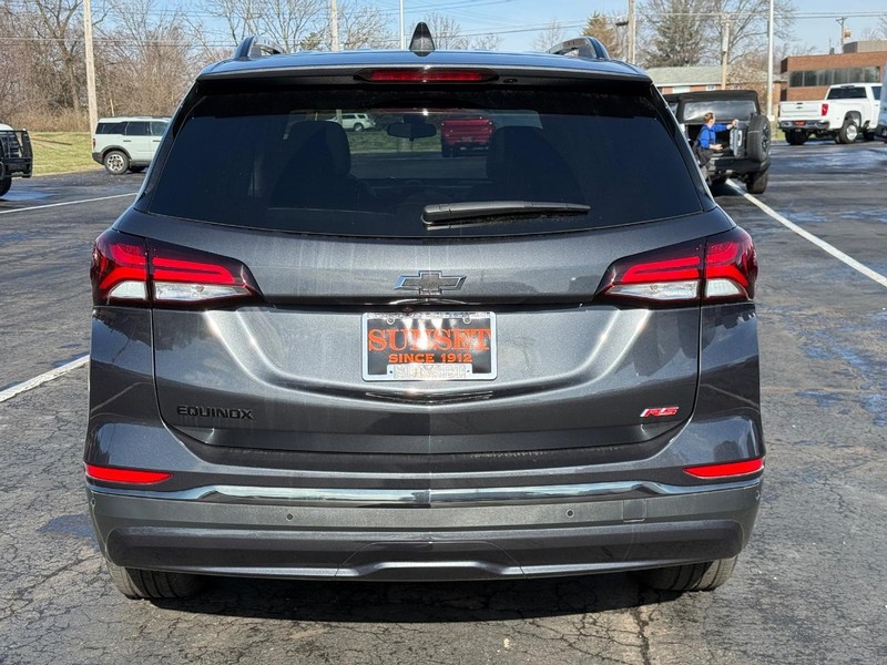 Chevrolet Equinox Vehicle Full-screen Gallery Image 06