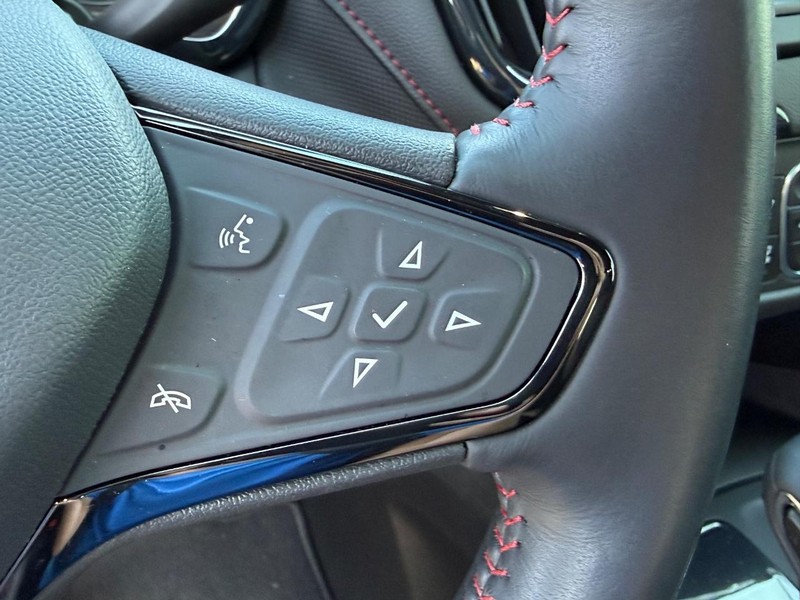 Chevrolet Equinox Vehicle Full-screen Gallery Image 18