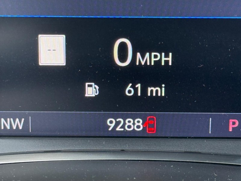 Chevrolet Equinox Vehicle Full-screen Gallery Image 20