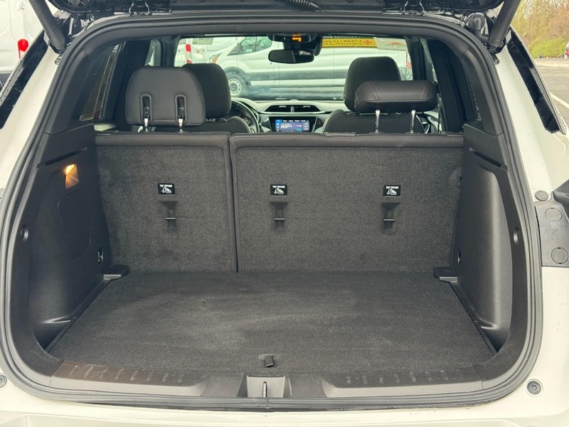 Chevrolet TrailBlazer Vehicle Full-screen Gallery Image 05