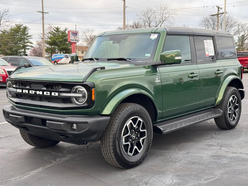 Ford Bronco Vehicle Full-screen Gallery Image 08
