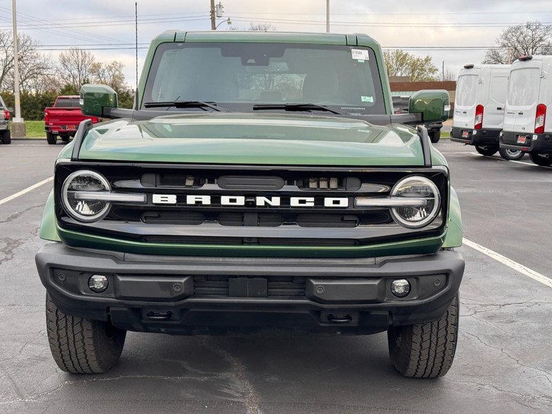 Ford Bronco Vehicle Full-screen Gallery Image 09