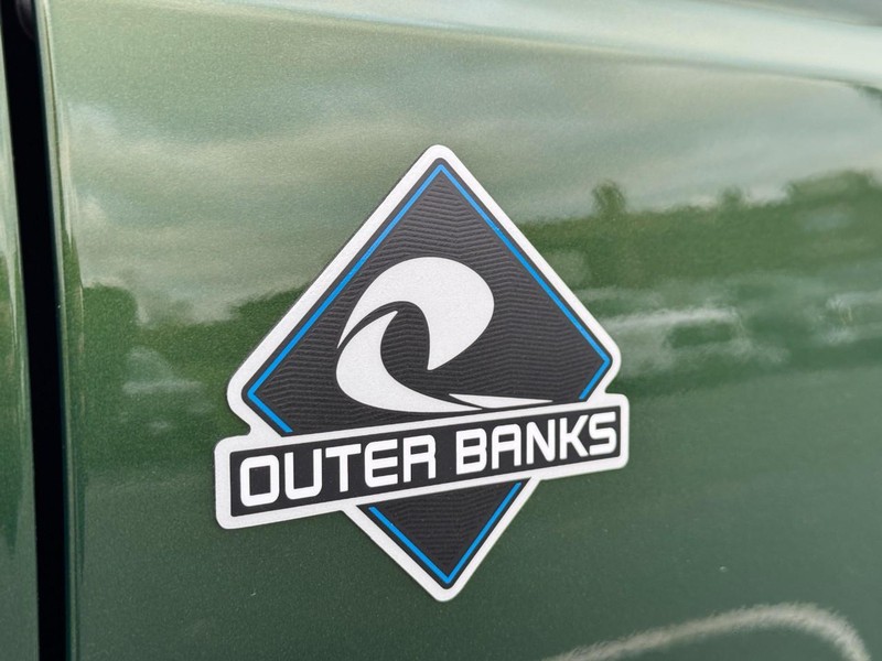 Ford Bronco Vehicle Full-screen Gallery Image 10