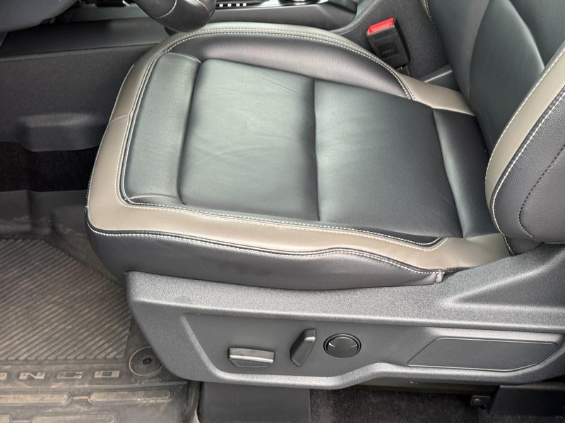 Ford Bronco Vehicle Full-screen Gallery Image 16