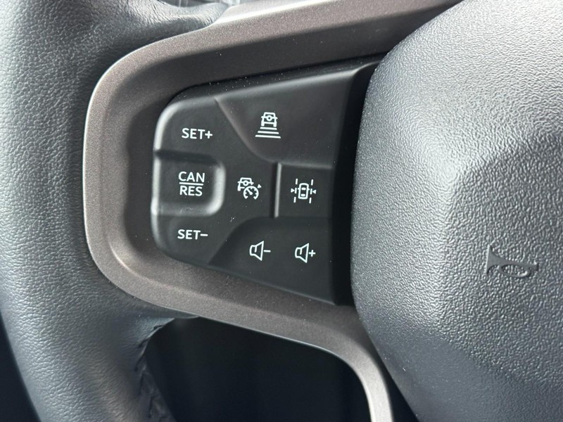 Ford Bronco Vehicle Full-screen Gallery Image 17