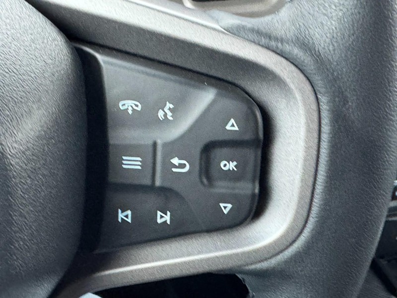 Ford Bronco Vehicle Full-screen Gallery Image 18