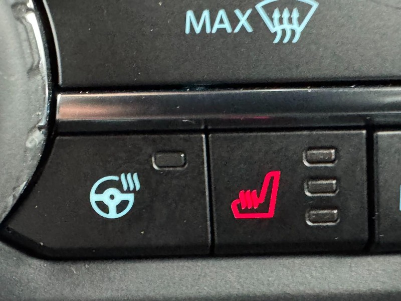 Ford Bronco Vehicle Full-screen Gallery Image 21