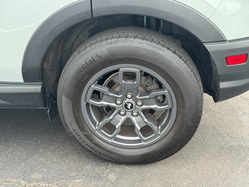 Ford Bronco Sport Vehicle Full-screen Gallery Image 06