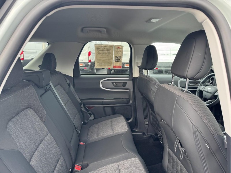 Ford Bronco Sport Vehicle Full-screen Gallery Image 09