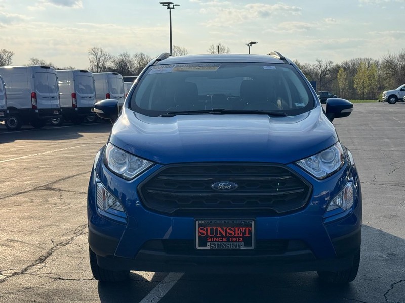 Ford EcoSport Vehicle Full-screen Gallery Image 08