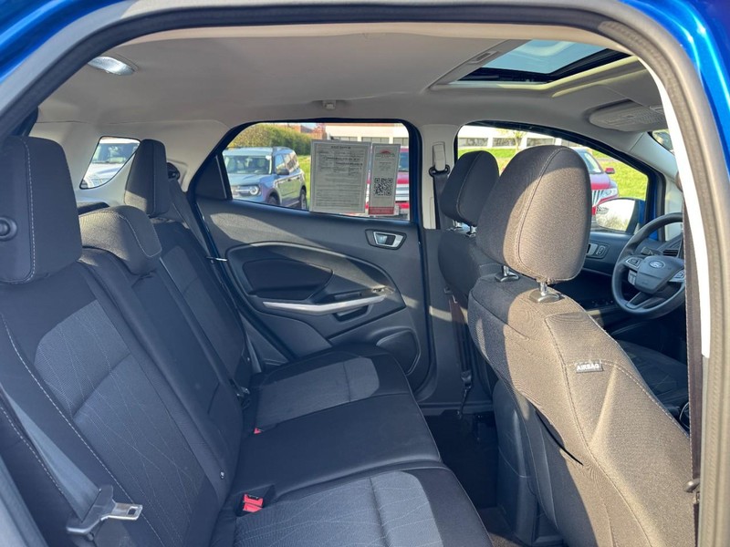 Ford EcoSport Vehicle Full-screen Gallery Image 10