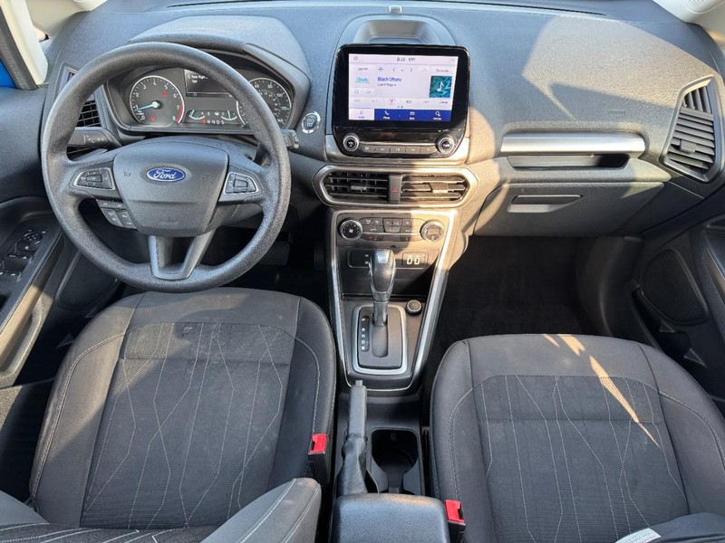 Ford EcoSport Vehicle Full-screen Gallery Image 11