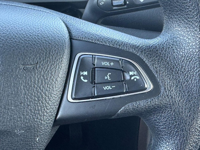 Ford EcoSport Vehicle Full-screen Gallery Image 17