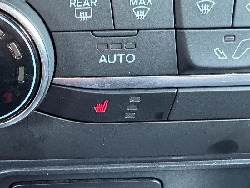 Ford EcoSport Vehicle Full-screen Gallery Image 20