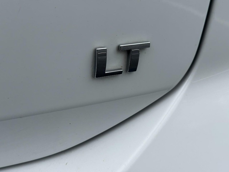 Chevrolet Equinox Vehicle Full-screen Gallery Image 06