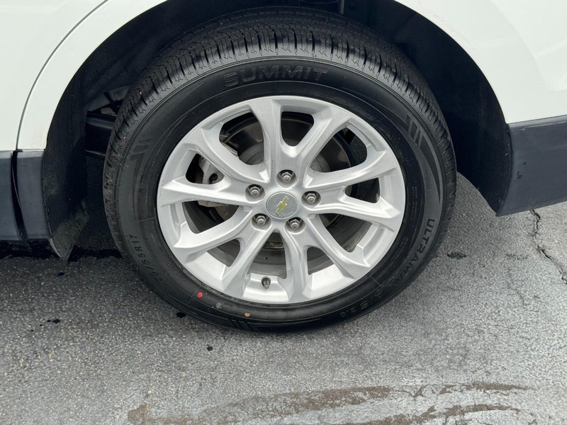 Chevrolet Equinox Vehicle Full-screen Gallery Image 08