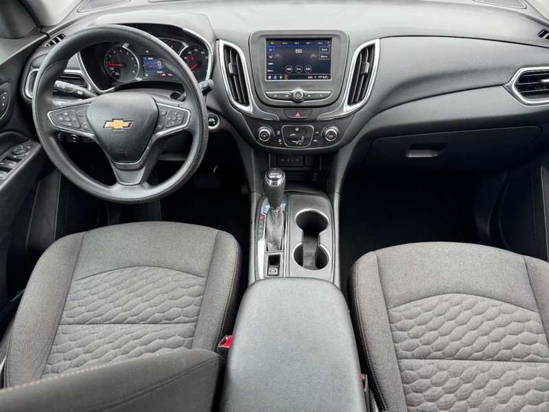 Chevrolet Equinox Vehicle Full-screen Gallery Image 12