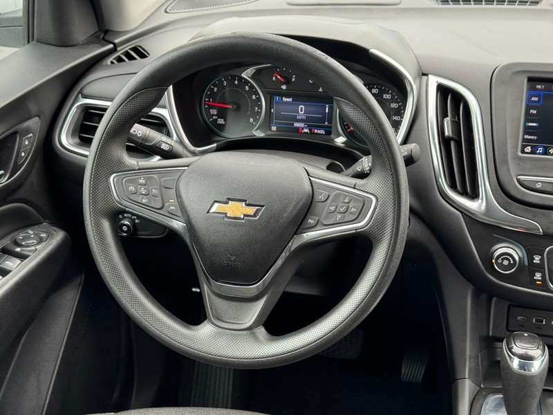 Chevrolet Equinox Vehicle Full-screen Gallery Image 13