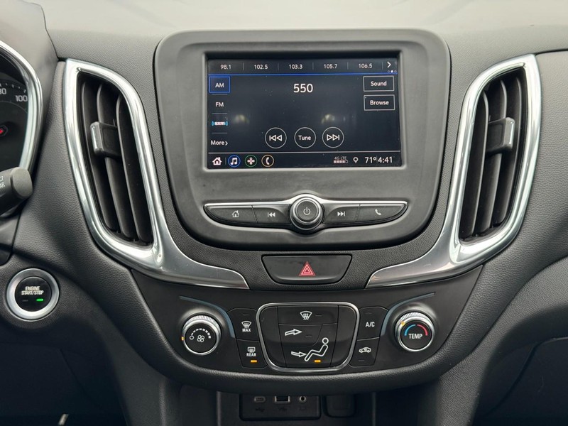 Chevrolet Equinox Vehicle Full-screen Gallery Image 14