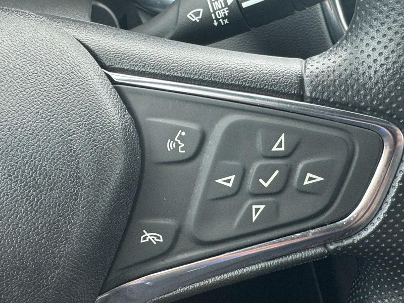 Chevrolet Equinox Vehicle Full-screen Gallery Image 19