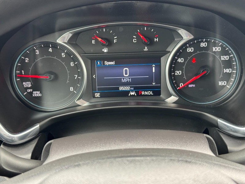 Chevrolet Equinox Vehicle Full-screen Gallery Image 20