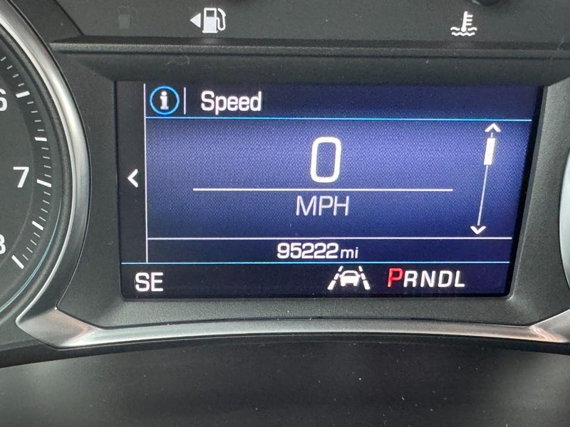 Chevrolet Equinox Vehicle Full-screen Gallery Image 21