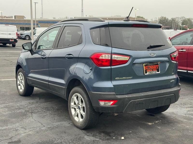 Ford EcoSport Vehicle Full-screen Gallery Image 03