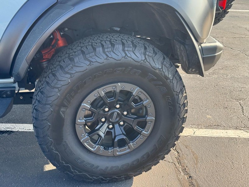 Ford Bronco Vehicle Full-screen Gallery Image 07