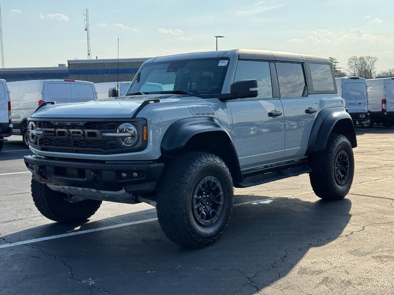 Ford Bronco Vehicle Full-screen Gallery Image 08