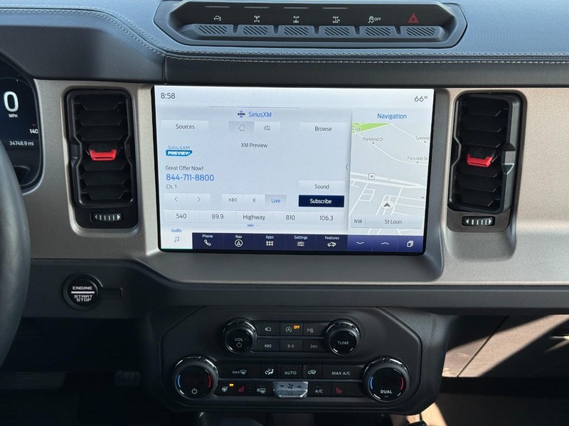 Ford Bronco Vehicle Full-screen Gallery Image 13