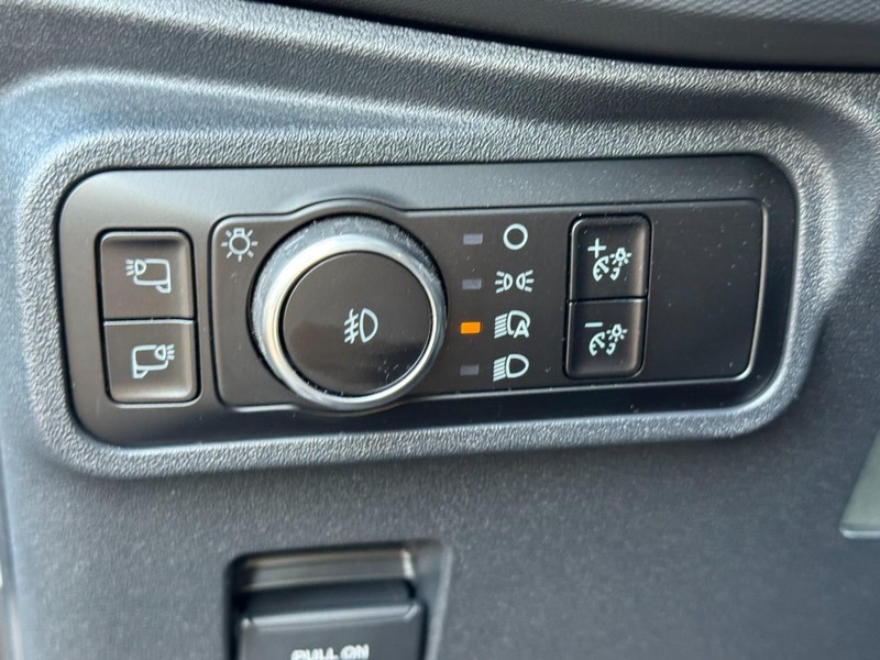 Ford Bronco Vehicle Full-screen Gallery Image 17