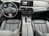 BMW 5 Series Vehicle Full-screen Gallery Image 12