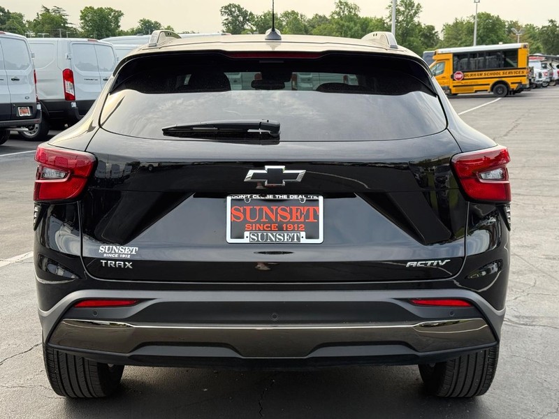 Chevrolet Trax Vehicle Full-screen Gallery Image 05