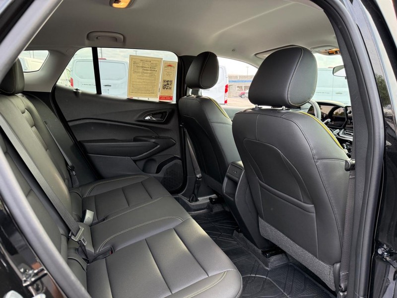 Chevrolet Trax Vehicle Full-screen Gallery Image 11