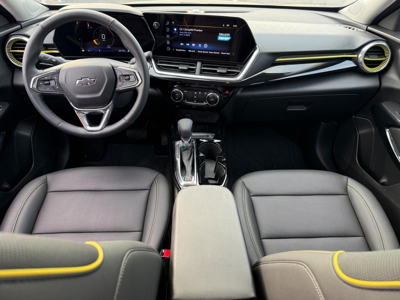 Chevrolet Trax Vehicle Full-screen Gallery Image 12