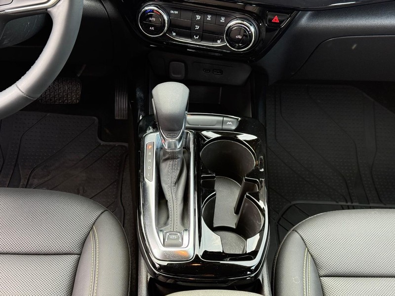 Chevrolet Trax Vehicle Full-screen Gallery Image 15