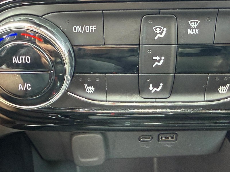 Chevrolet Trax Vehicle Full-screen Gallery Image 24