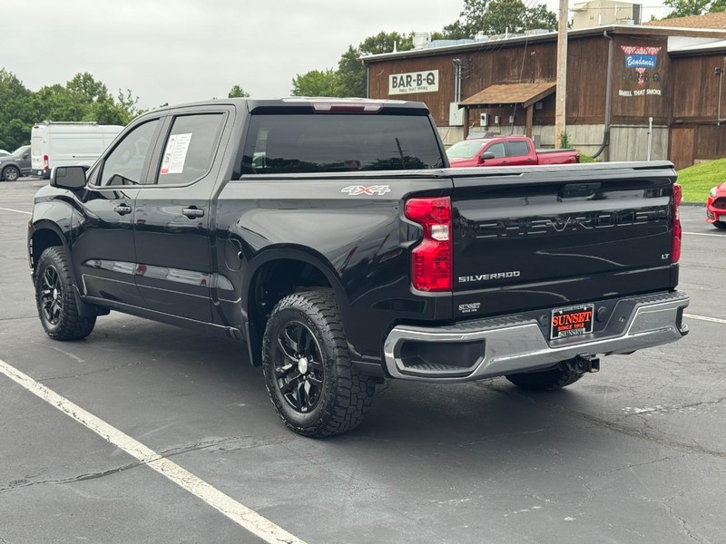 Chevrolet Silverado 1500 LTD Vehicle Full-screen Gallery Image 03