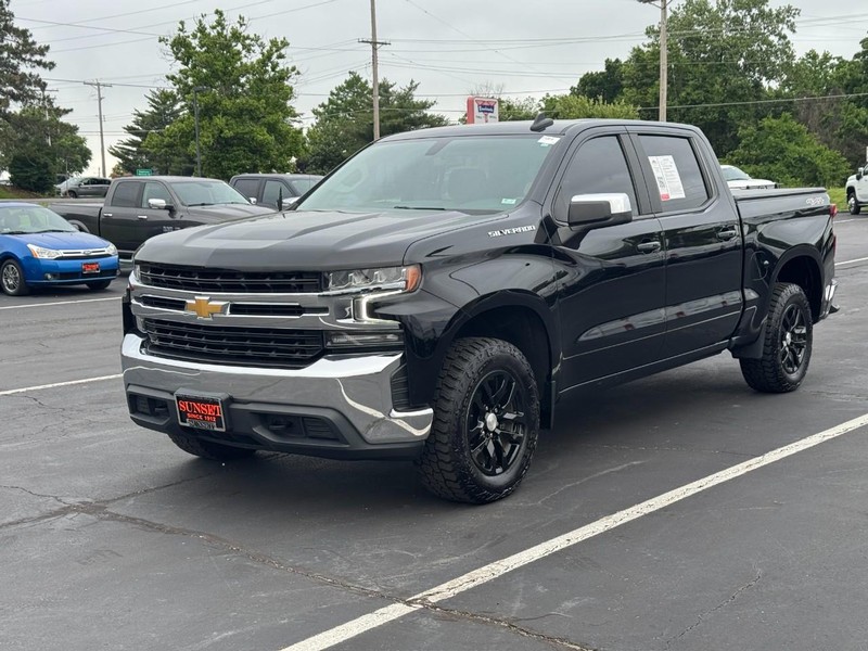 Chevrolet Silverado 1500 LTD Vehicle Full-screen Gallery Image 04