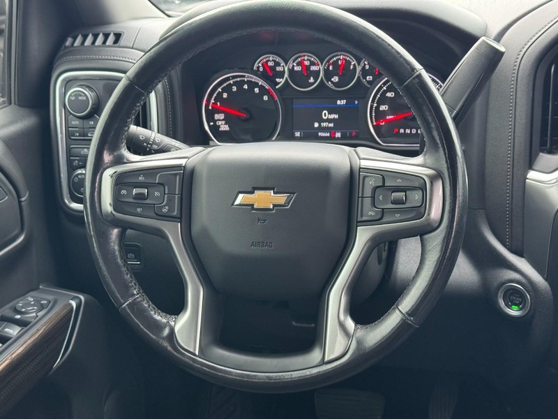 Chevrolet Silverado 1500 LTD Vehicle Full-screen Gallery Image 12