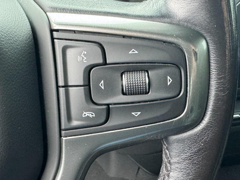 Chevrolet Silverado 1500 LTD Vehicle Full-screen Gallery Image 18