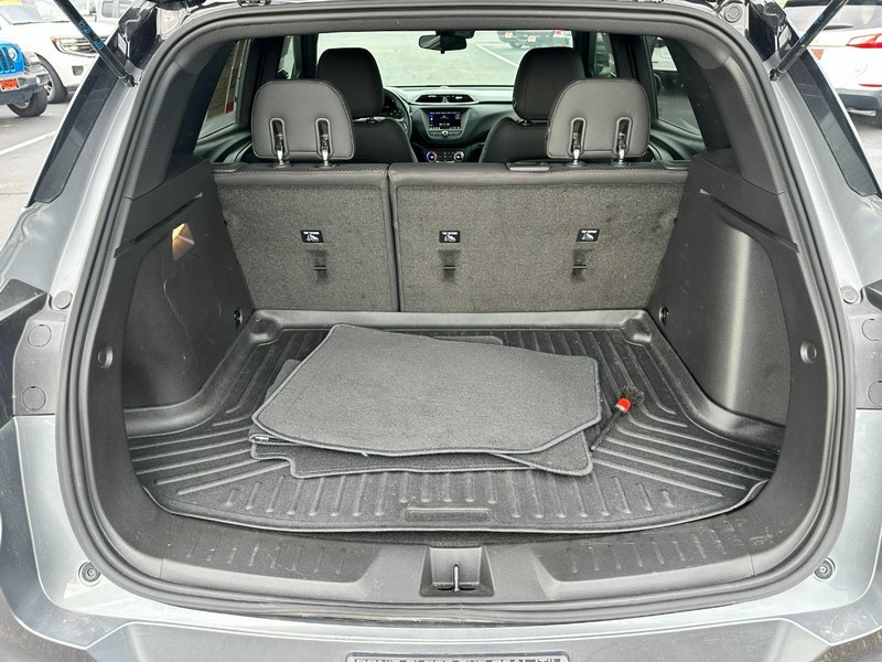 Chevrolet TrailBlazer Vehicle Full-screen Gallery Image 05