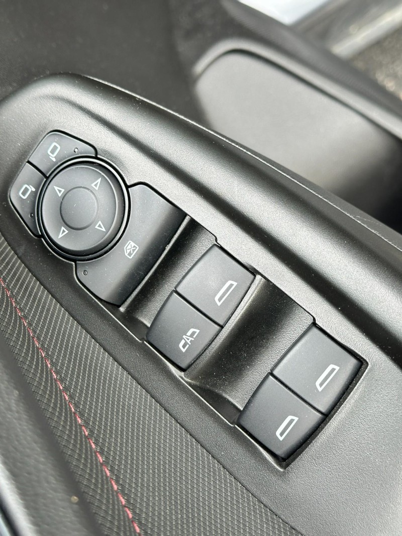 Chevrolet TrailBlazer Vehicle Full-screen Gallery Image 16