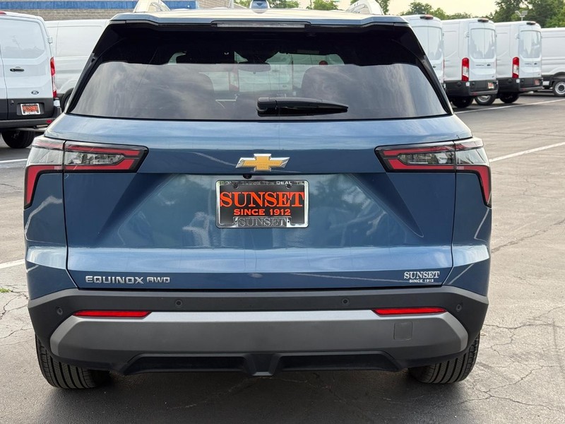Chevrolet Equinox Vehicle Full-screen Gallery Image 06