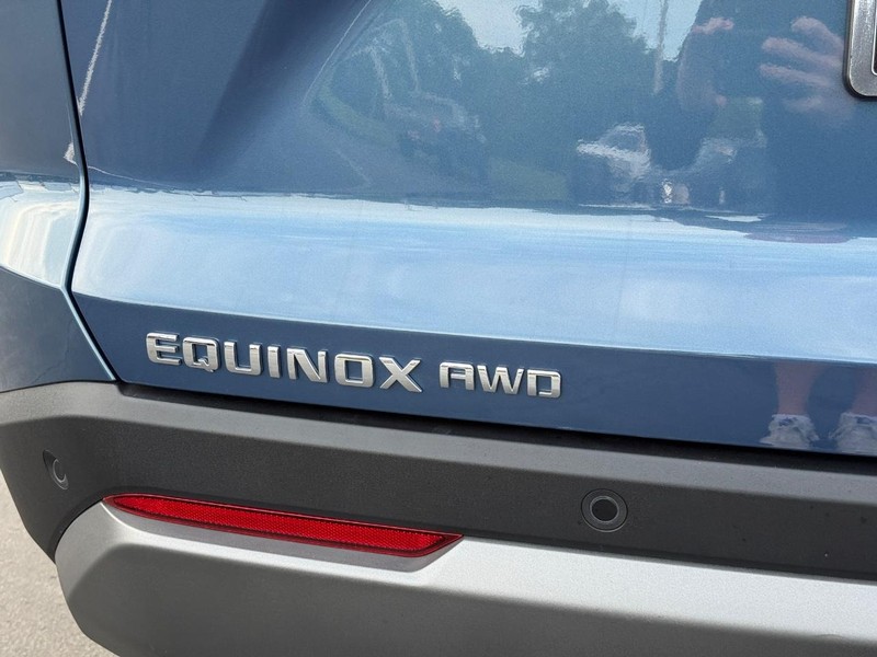 Chevrolet Equinox Vehicle Full-screen Gallery Image 07